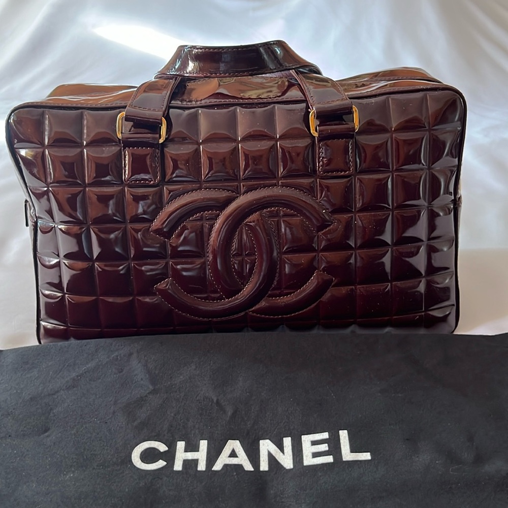 Authentic CHANEL bag Chocolate Bar Burgundy patent leather $950
